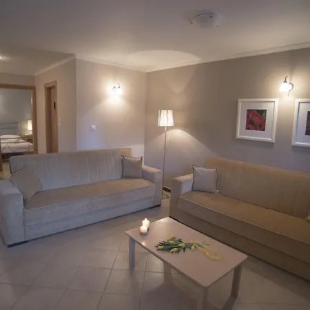 Lejlighedshotel Theodora 3*