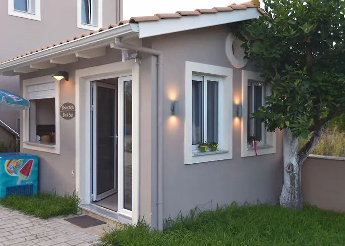 Apartahotel Theodora Nikiana