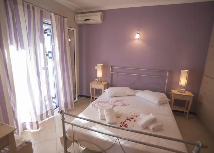 Apartahotel Theodora 3*