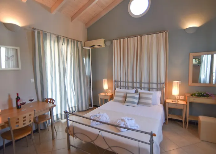 Apartahotel Theodora 3*