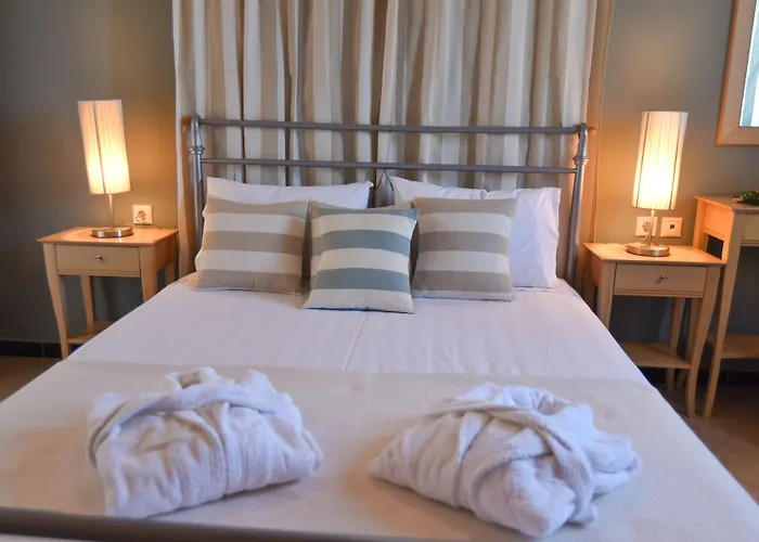 Theodora Apartahotel Nikiana