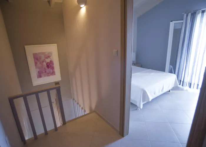 Theodora Apartahotel