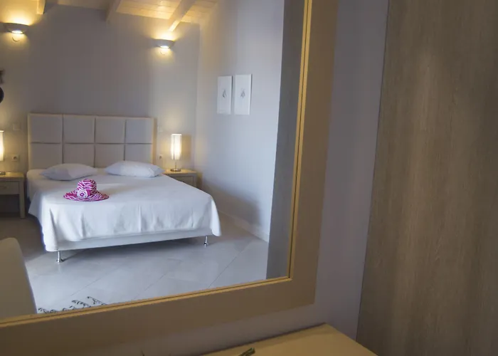 Apartahotel Theodora 3*