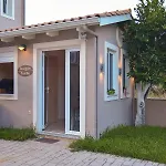 Ξενοδοχείο με διαμερίσματα Theodora