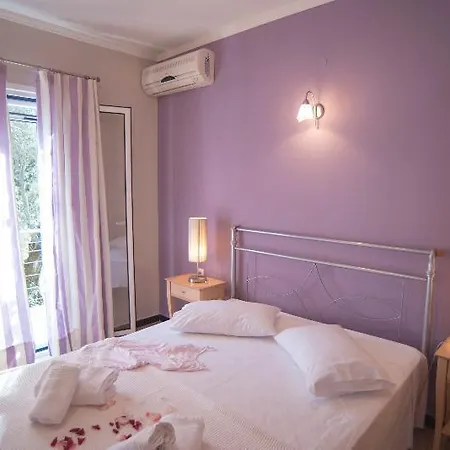 Theodora Hotel apartamentowy Nikiana