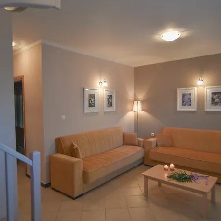 Aparthotel Theodora 3*